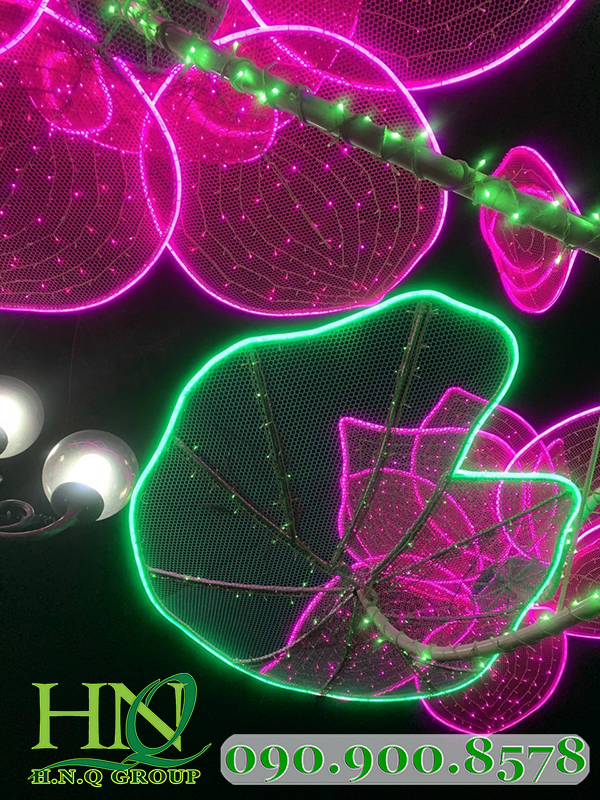 Lưới nhựa mắt cáo làm cổng chào bằng đèn Led